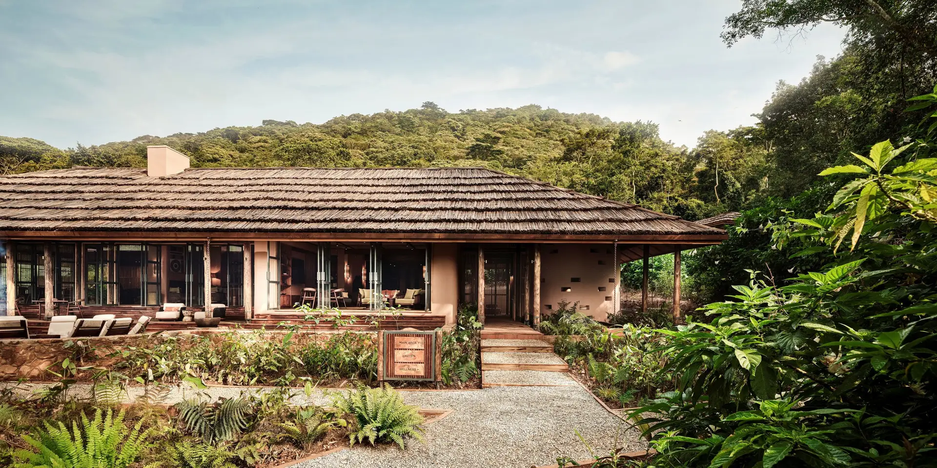 exterior-sanctuary-gorilla-forest-bwindi-uganda